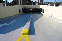 Acceso Parking pavimentos epoxi autonivelante